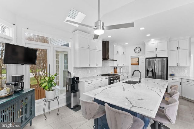 8605 WOODWREN TER, Fairfax Station, VA 22039
