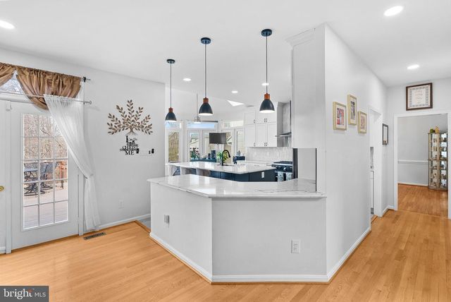 8605 WOODWREN TER, Fairfax Station, VA 22039