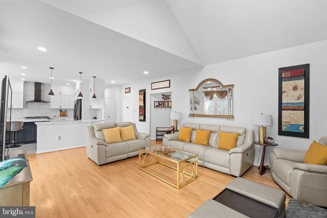 8605 WOODWREN TER, Fairfax Station, VA 22039