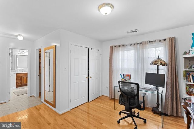 8605 WOODWREN TER, Fairfax Station, VA 22039