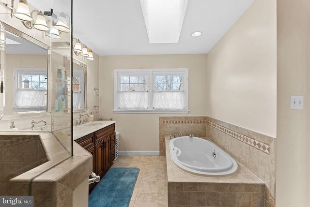 8605 WOODWREN TER, Fairfax Station, VA 22039