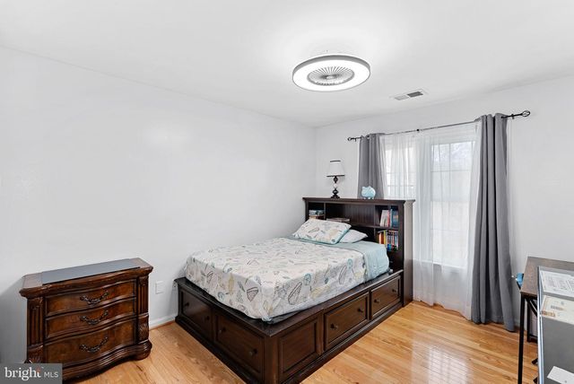 8605 WOODWREN TER, Fairfax Station, VA 22039