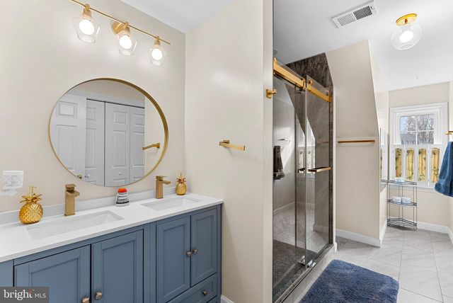 8605 WOODWREN TER, Fairfax Station, VA 22039