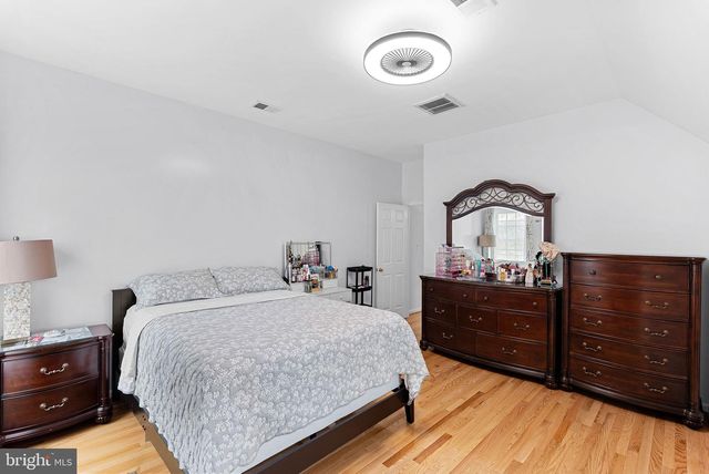 8605 WOODWREN TER, Fairfax Station, VA 22039