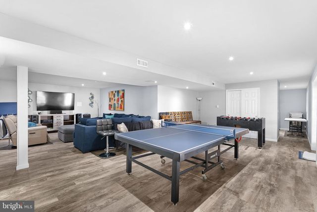 8605 WOODWREN TER, Fairfax Station, VA 22039