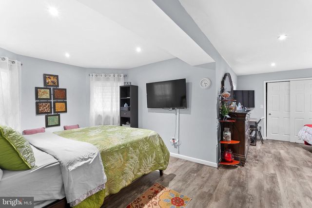 8605 WOODWREN TER, Fairfax Station, VA 22039