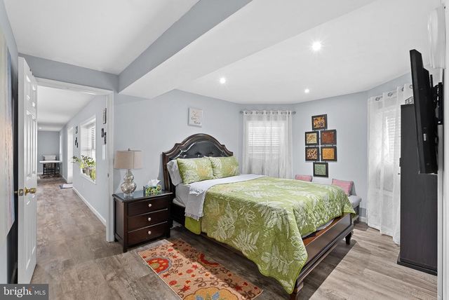 8605 WOODWREN TER, Fairfax Station, VA 22039