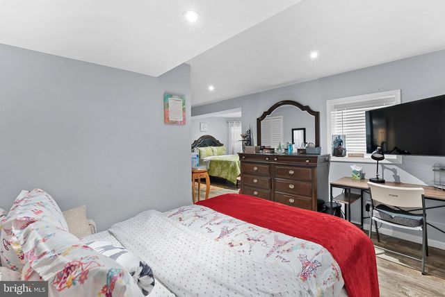 8605 WOODWREN TER, Fairfax Station, VA 22039