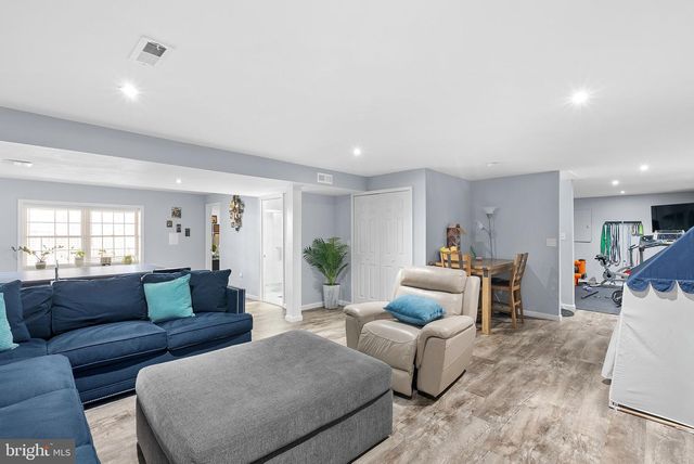 8605 WOODWREN TER, Fairfax Station, VA 22039