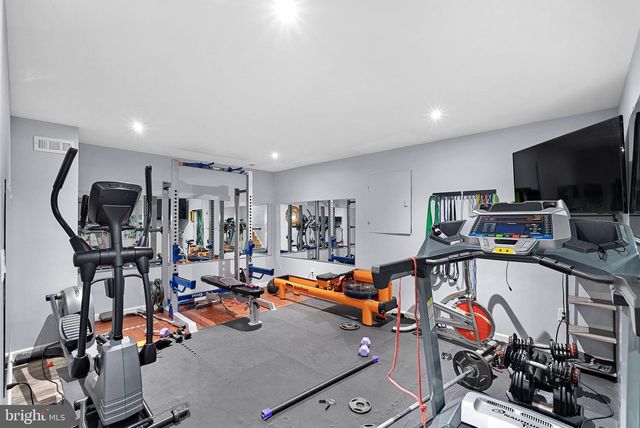 8605 WOODWREN TER, Fairfax Station, VA 22039