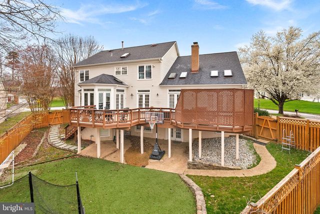 8605 WOODWREN TER, Fairfax Station, VA 22039
