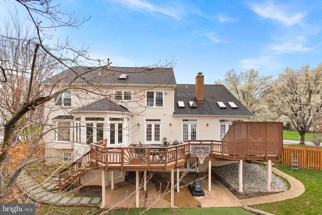8605 WOODWREN TER, Fairfax Station, VA 22039