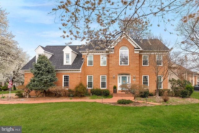 8605 WOODWREN TER, Fairfax Station, VA 22039