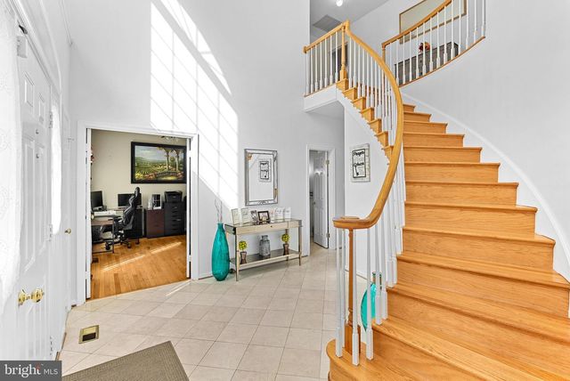 8605 WOODWREN TER, Fairfax Station, VA 22039