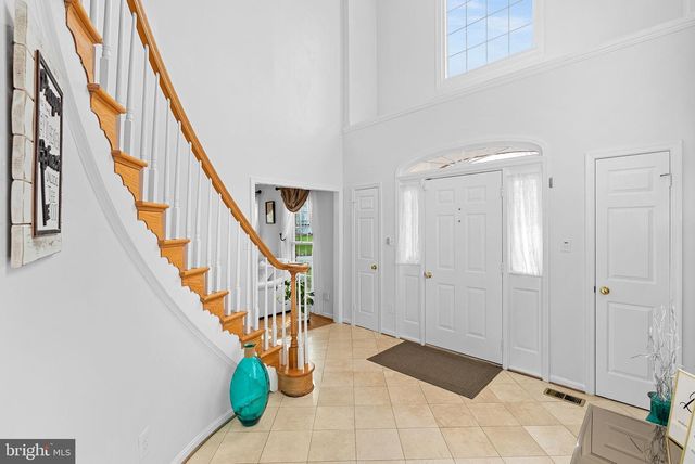 8605 WOODWREN TER, Fairfax Station, VA 22039