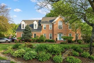 8605 WOODWREN TER, Fairfax Station, VA 22039