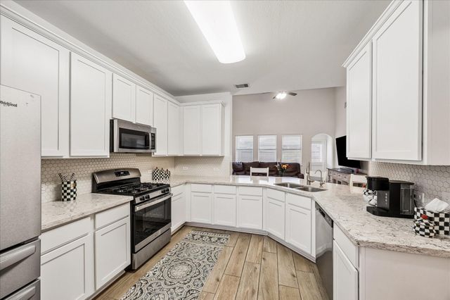 1189 Bluebonnet Trail, Bellville, TX 77418