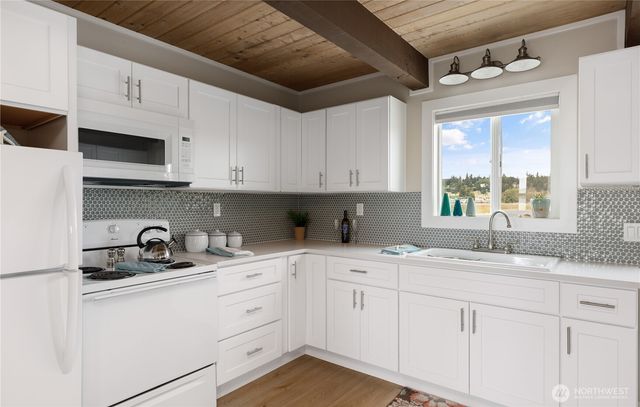 238 Keystone Avenue, Coupeville, WA 98239