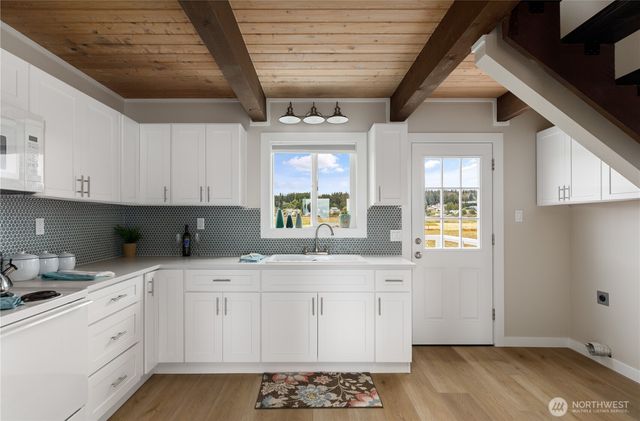 238 Keystone Avenue, Coupeville, WA 98239