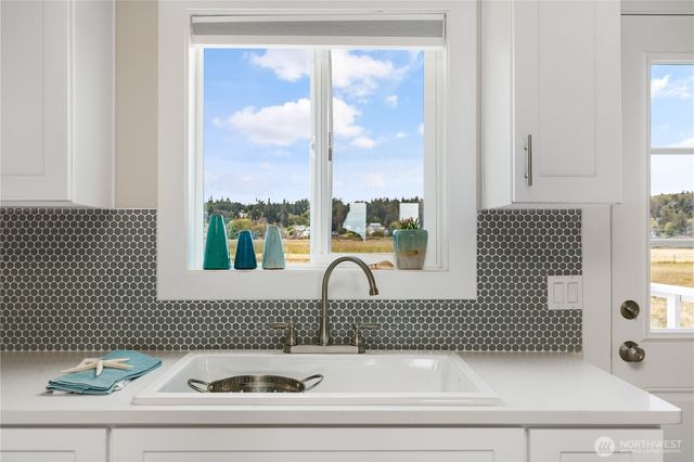 238 Keystone Avenue, Coupeville, WA 98239