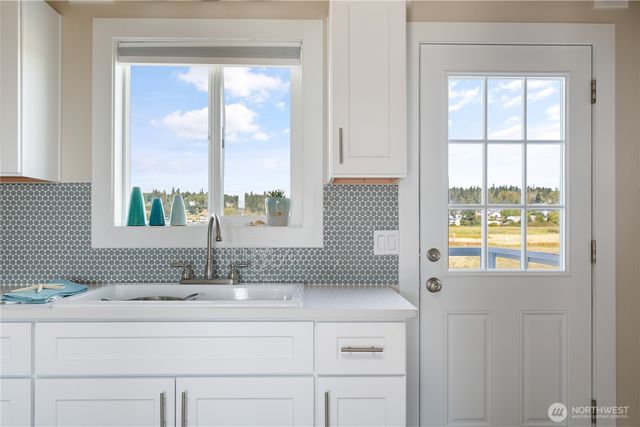 238 Keystone Avenue, Coupeville, WA 98239