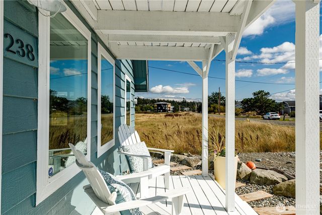 238 Keystone Avenue, Coupeville, WA 98239