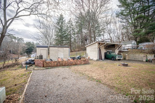 8 Linda Vista Drive, Asheville, NC 28806