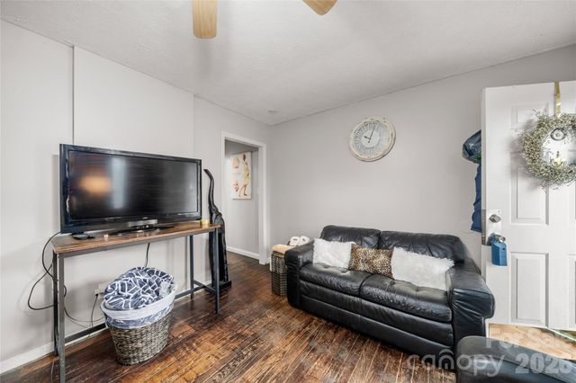 8 Linda Vista Drive, Asheville, NC 28806