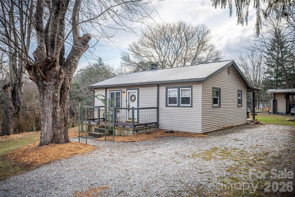 8 Linda Vista Drive, Asheville, NC 28806