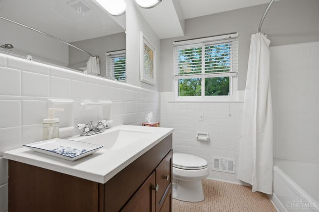 9401 Sherborn Drive, Springfield Twp., OH 45231