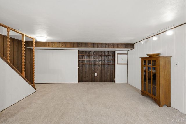 9401 Sherborn Drive, Springfield Twp., OH 45231