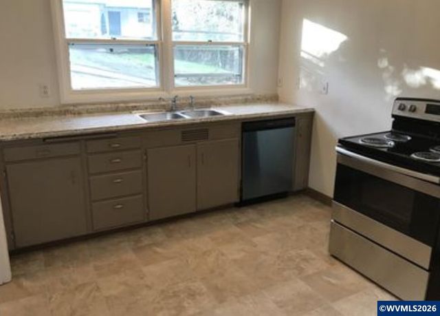 1941 Turnage St NW, Salem, OR 97304