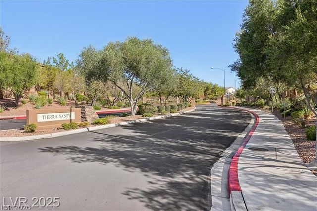 6940 Whispering Falls Drive, North Las Vegas, NV 89084