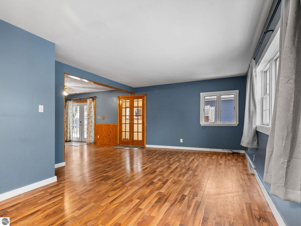 Image 17 of property listing at 826 First Avenue, Cadillac, MI 49601