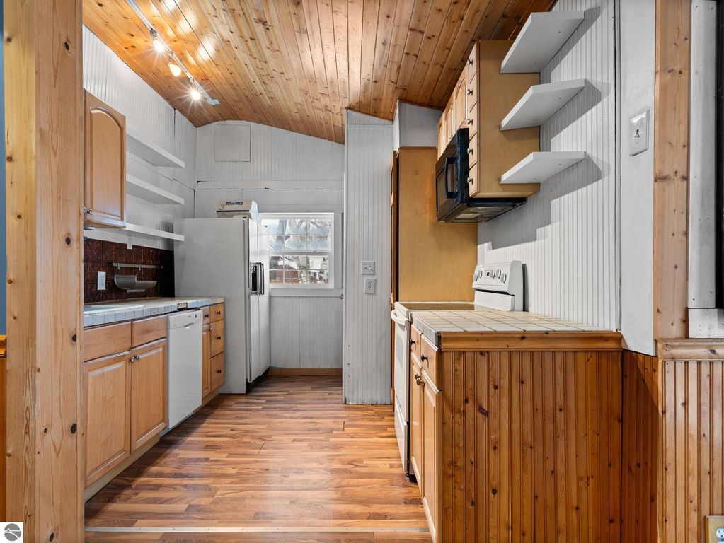 Image 22 of property listing at 826 First Avenue, Cadillac, MI 49601