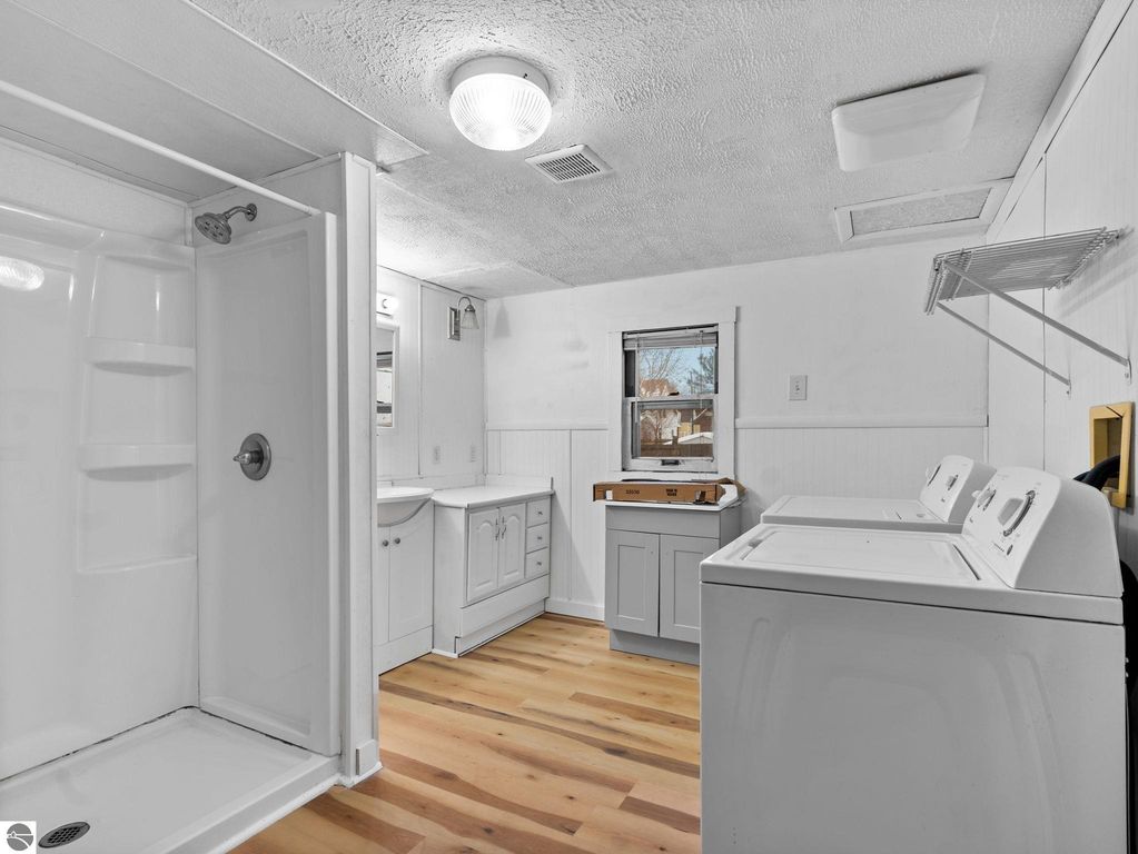 Image 28 of property listing at 826 First Avenue, Cadillac, MI 49601