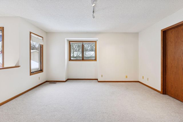 491 Sterling Street S, Maplewood, MN 55119