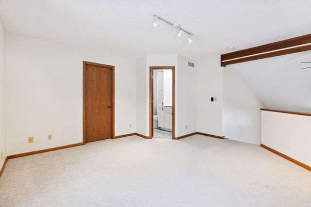 491 Sterling Street S, Maplewood, MN 55119