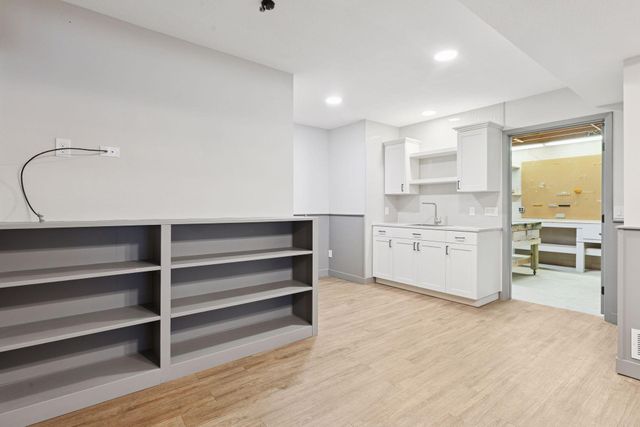 491 Sterling Street S, Maplewood, MN 55119