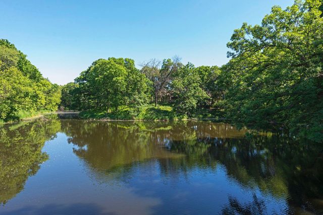 491 Sterling Street S, Maplewood, MN 55119