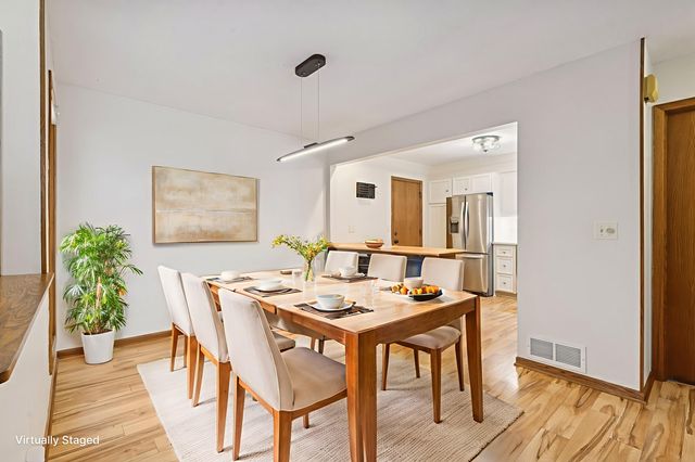 491 Sterling Street S, Maplewood, MN 55119