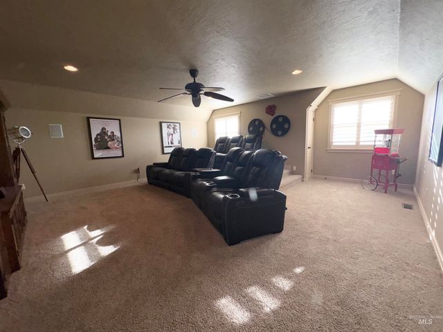 918 W Heather Woods Drive, Nampa, ID 83686