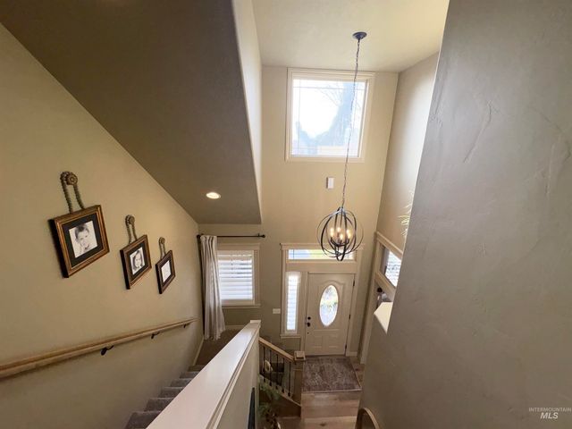 918 W Heather Woods Drive, Nampa, ID 83686