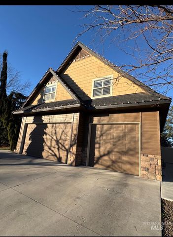 918 W Heather Woods Drive, Nampa, ID 83686