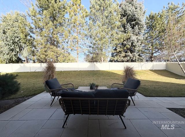 918 W Heather Woods Drive, Nampa, ID 83686