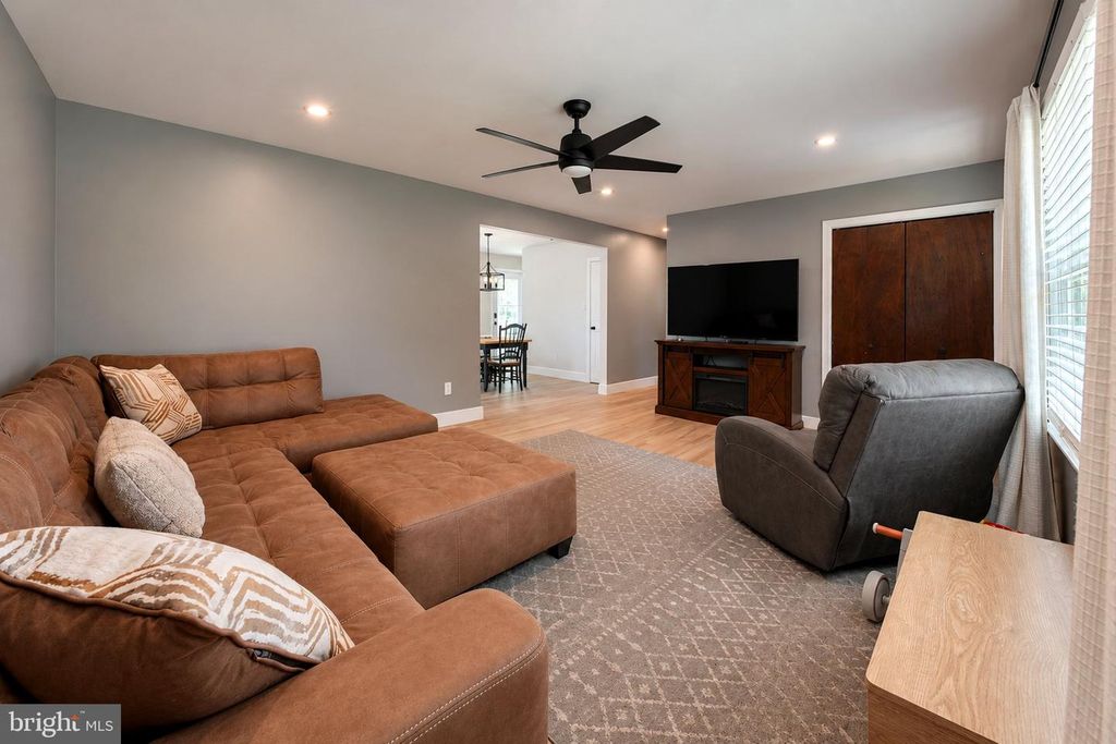 218 ADDISON ST, CLAYTON, NJ 08312 — photo 4