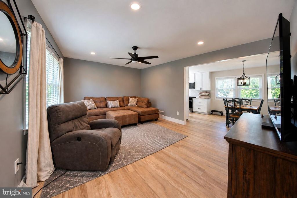 218 ADDISON ST, CLAYTON, NJ 08312 — photo 5