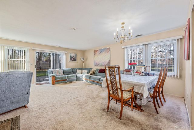 11 Gazebo Lane, Holtsville, NY 11742