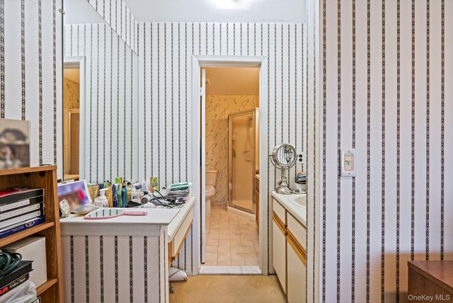 11 Gazebo Lane, Holtsville, NY 11742