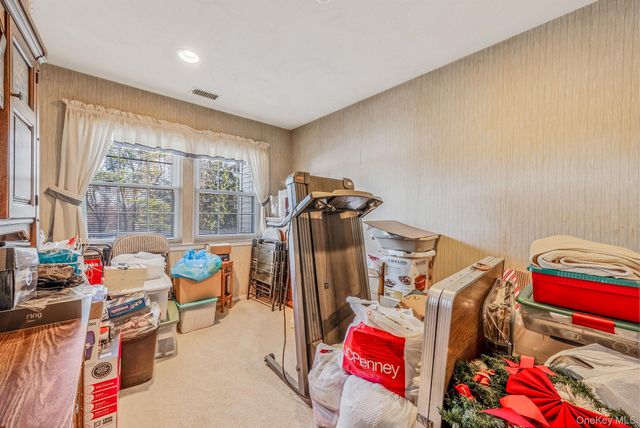 11 Gazebo Lane, Holtsville, NY 11742